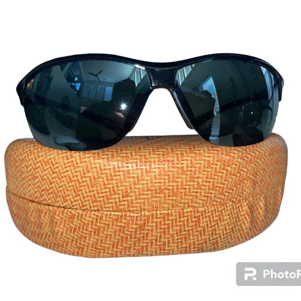 Maui Jim Black Banyans &‎ Hotsands Sunglasses Bundle